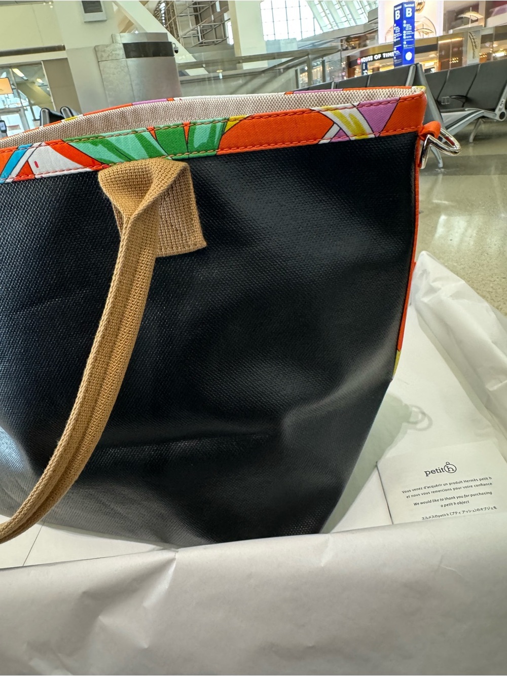 ‘26 Hermes Petit h Wax-Canvas Tote w/ Silk Print Ribbing & Contrast Top Handles - Picture 6 of 16